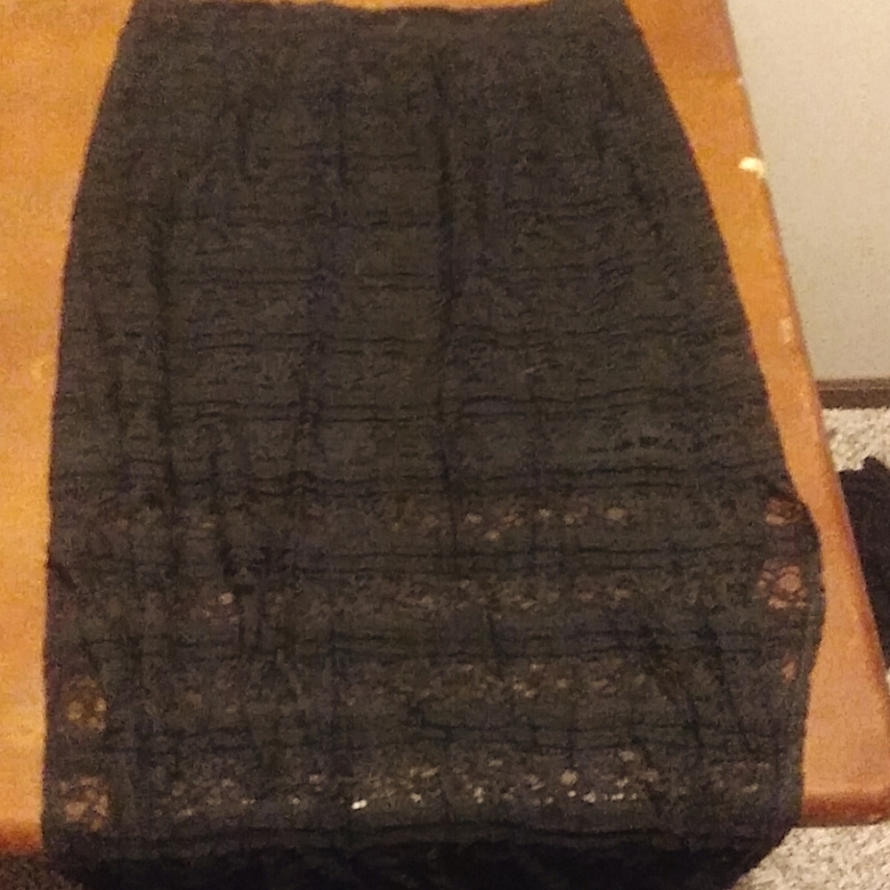 Black skirt with small split